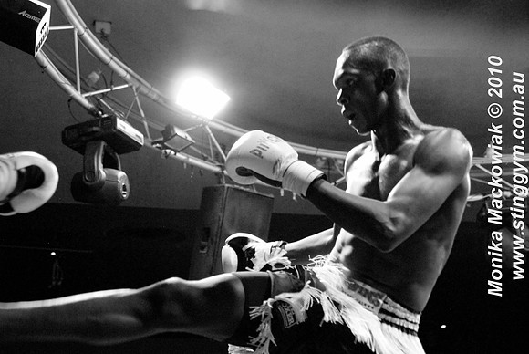 Tim Atonio vs Israel Adesanya - Kickboxing 16-05-2010-10.jpg
