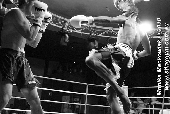 Tim Atonio vs Israel Adesanya - Kickboxing 16-05-2010-10.jpg