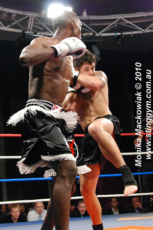 Tim Atonio vs Israel Adesanya - Kickboxing 16-05-2010-10.jpg