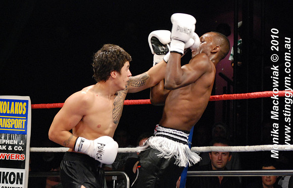 Tim Atonio vs Israel Adesanya - Kickboxing 16-05-2010-10.jpg