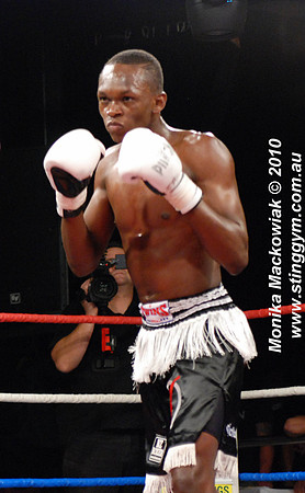 Tim Atonio vs Israel Adesanya - Kickboxing 16-05-2010-10.jpg